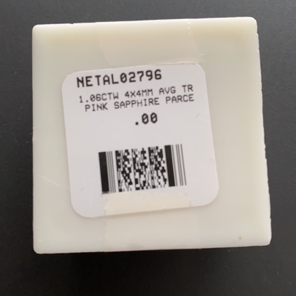 1.06ct Pink Sapphire trillion cut parcel. Set of 3 - Picture 3 of 3